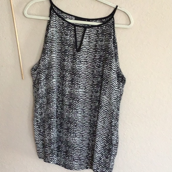 CUTE BLK/WHITE patterned non-stretch halter style layering top, Large - Picture 2 of 4